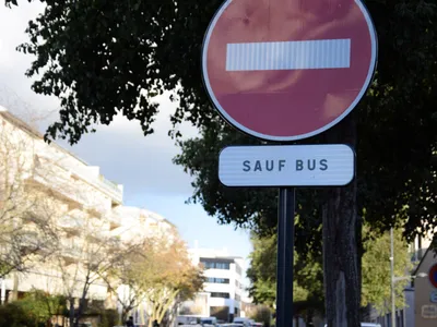 🔊Les bus chassent les cyclistes à Chartres