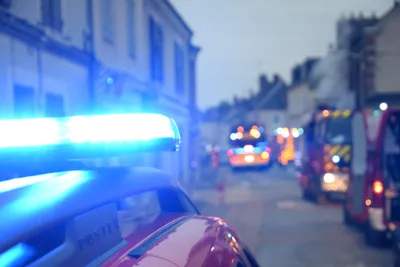 Départ de feu de voiture dans le sous-sol d'une habitation