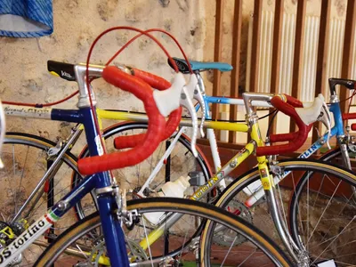 🔊 Des vélos de courses anciens exposés par André Davignon