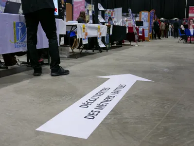 🔊 Élèves, étudiants et parents défilent au Salon de l'apprentissage