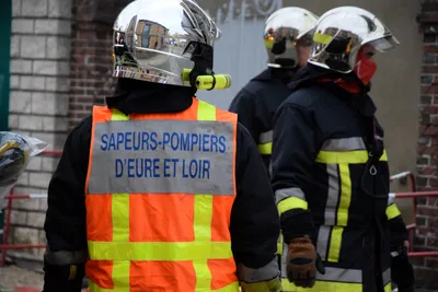 50 pompiers luttent contre un incendie à Sorel-Moussel