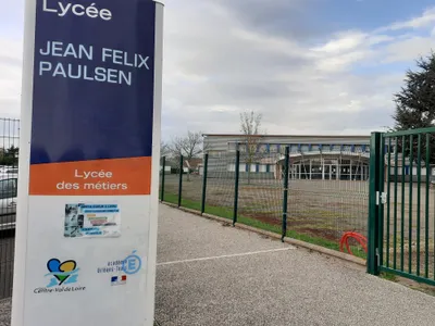Débrayage du personnel au lycée Paulsen de Châteaudun