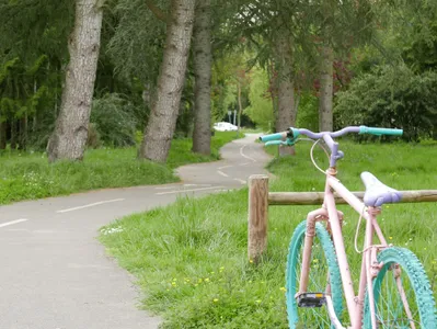 🔊 À vélo jusqu'au Mont-Saint-Michel : le pari fou de neuf amis...
