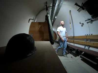 🔊 Immersion dans l'abri antiatomique de Châteaudun, ce bunker...