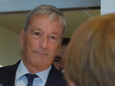 Droit à mourir : Philippe Vigier défend un projet de loi...