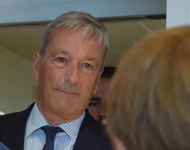 Droit à mourir : Philippe Vigier défend un projet de loi...