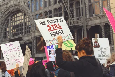 🔊 Le 13 octobre, les femmes sont appelées à « être à l'arrêt »