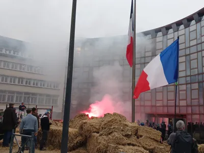 🔊 « On en a marre » une atmosphère brûlante lors de la...