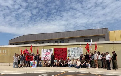 Une centaine de manifestants devant le lycée Joséphine Baker