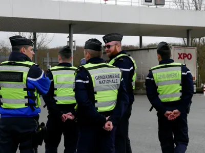 12 morts : La préfecture durcit le ton avant le pont.