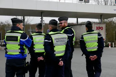 12 morts : La préfecture durcit le ton avant le pont.
