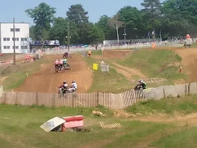 Championnat de France de side-car : Les Frères Prunier s'imposent à...