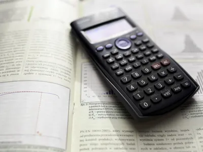 Des calculatrices pour les élèves de 6e