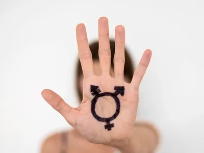 🔊 135 femmes tuées en France en 11 mois : une marche leur rend...