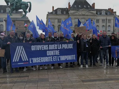ORLÉANS - 400 personnes pour soutenir la Police