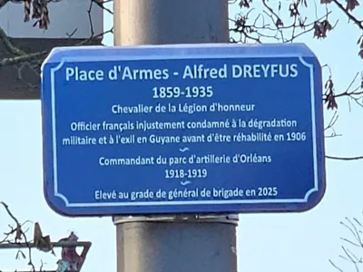 ORLÉANS – Une place rebaptisée au nom d'Alfred Dreyfus