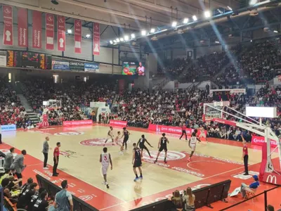 SLUC Nancy Basket – Nanterre : un lancé de peluche avant le match