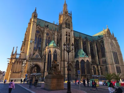Visite du pape à Metz : Emmanuel Macron ne participera pas à la...