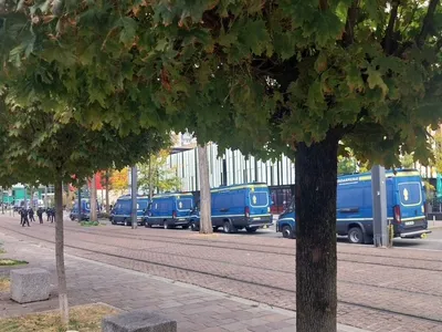 Élèves confinés, voitures brûlées, trams à l'arrêt : la...