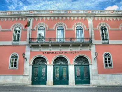 Abandon de deux enfants au Portugal : l’extradition de leur mère...