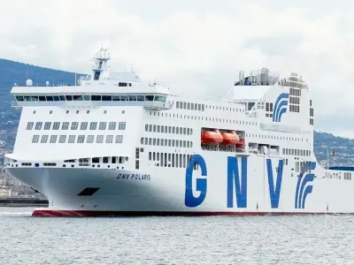 Boîtier espion découvert sur un ferry à Sète : une enquête pour...