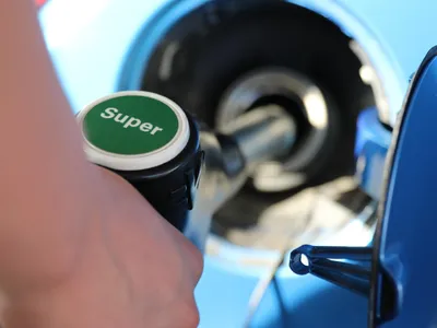 Carburants : le diesel dépasse les 2 € en France et pèse sur le...