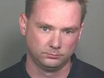 Le fugitif américain arrêté pour pédocriminalité vivait dans un...