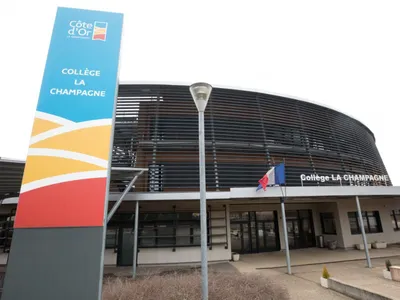 « Il n’y a pas assez de table ni de chaise » : les enseignants du...