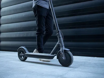 Le port du casque devient obligatoire sur les trottinettes...