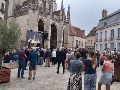 Obsèques de François Patriat : « Il était la Bourgogne aussi »,...