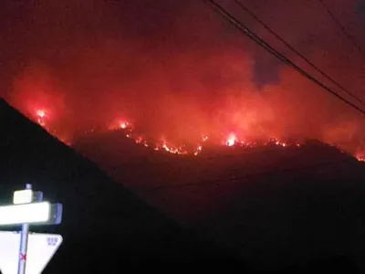 Une tour partiellement ravagée par un incendie aux Ulis en Essonne