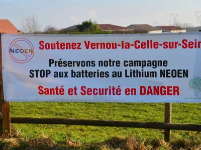 Des conteneurs de batteries font grincer des dents dans le sud...
