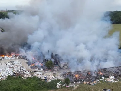 Un site de 1.300m² ravagé par un incendie dans l’Oise
