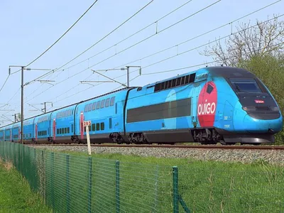 Un train Ouigo bloqué des heures après des incidents dans les...