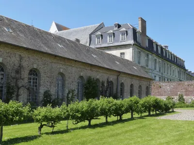 Les jardins de l’abbaye de Saint-Riquier, un abri de biodiversité