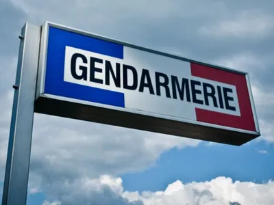 Le patron leur interdit de fumer, ils saccagent le café près de...