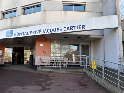 Canicule : à l'Hôpital Jaques-Cartier de Massy, soignants et...