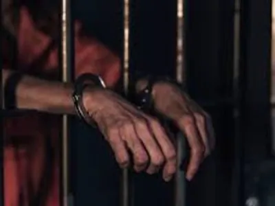 Des « Fouilles XXL » dans les prisons isariennes