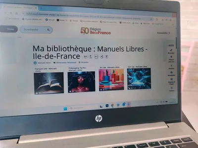 Île-de-France : les manuels scolaires numériques font de la résistance