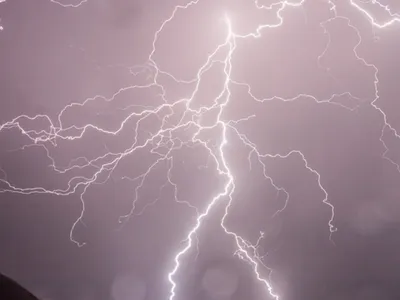 À quelle fréquence les orages « de forte intensité » font-ils...