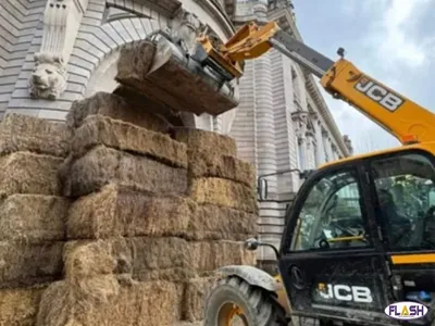 La préfecture de la Haute-Vienne empaillée par les agriculteurs