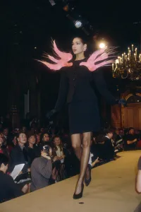 Yves Saint Laurent, l’art en héritage : quand la couture devient...