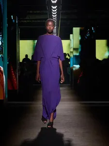 FG CHIC : Le violet, nouvel éclat de l’automne parisien