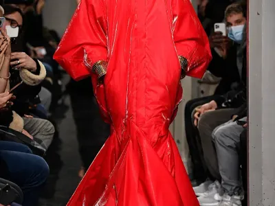 FG CHIC : Pieter Mulier, l’élégance d’un renouveau chez Alaïa 