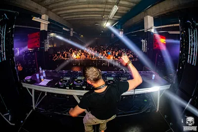 Le retour de Born To Rave : une odyssée électronique à l’Arena de...