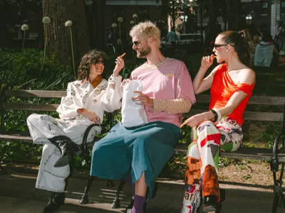 Manhattan, cet excellent track de Sofi Tukker et Cartlita en...