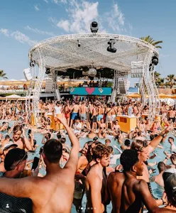 FG CHIC: O Beach Ibiza, el beach club donde el lujo se vive bajo el...