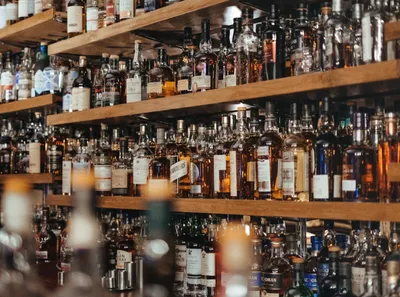 Quand la génération Z fait chuter l’industrie mondiale de l’alcool