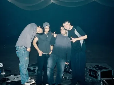 Fred again a créé une mixtape en direct avec LATIN MAFIA