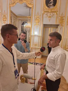 Emmanuel Macron au micro de l'Happy Hour ce soir !
